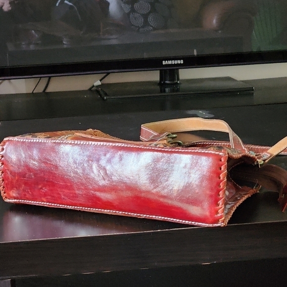 Vintage Boho hippie hand made  carved leather shoulder bag - Picture 6 of 6